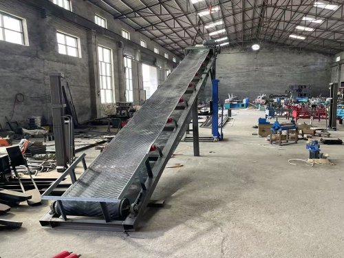  如何确定皮带输送机的带宽和带厚？